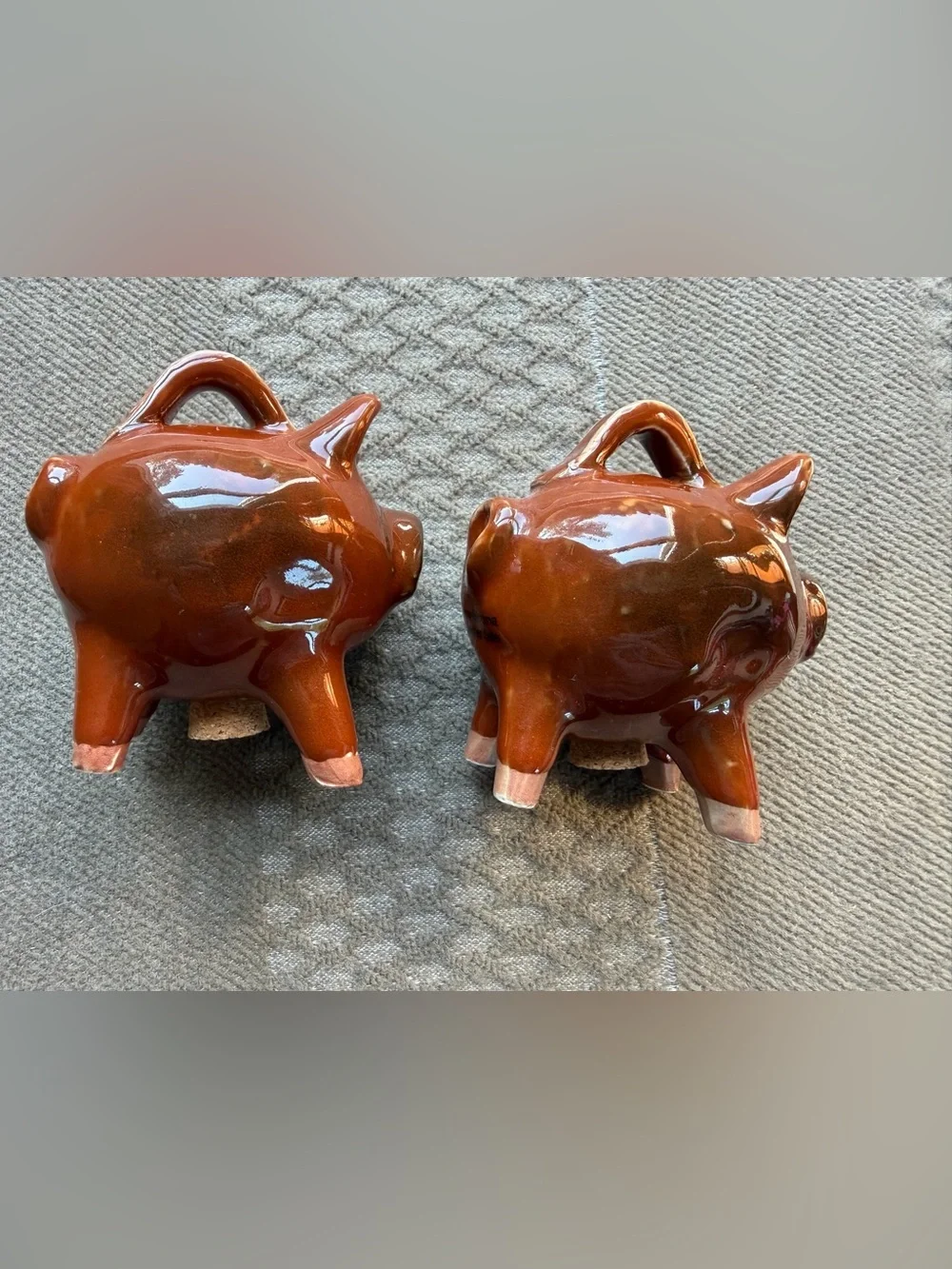 Williams Sonoma Brown Glazed pottery Ceramic Pig Salt & Pepper Shakers w/ corks